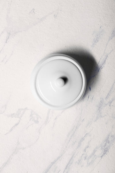 Ariane Gn 28 3/4 Oz Buffet - Warm White Porcelain Handi Bowl And Lid - 2/Case (AGNARN000102002) - iFoodservice Online