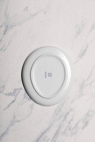 Ariane Retail 7 1/3'' x 6 1/3'' Jaguar Porcelain Elevated Oval Plate - 6/Case (ARTARND51101006) - iFoodservice Online