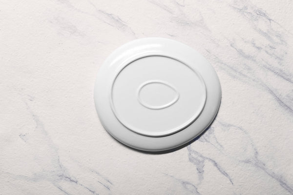 Ariane Retail 7 1/3'' x 6 1/3'' Jaguar Porcelain Elevated Oval Plate - 6/Case (ARTARND52101006) - iFoodservice Online