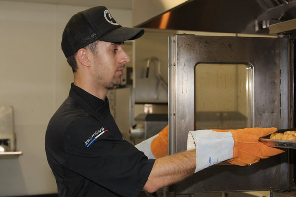 Matfer Bourgeat Leather Protection/Oven Gloves Pair, 7 3/4" (773012) - iFoodservice Online