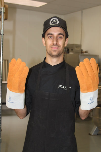 Matfer Bourgeat Leather Protection/Oven Mitts ,Pair 4" (773001) - iFoodservice Online