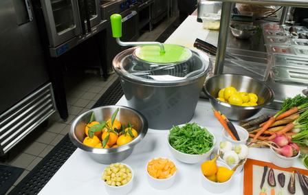 Matfer Bourgeat Swing Salad Spinner 2 1/2 Gal.(215582) - iFoodservice Online