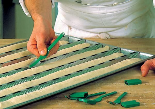 Matfer Double Edged Bakers Blade‐Pack of 12 (120006) - iFoodservice Online